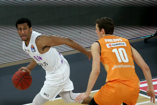 杰弗森与四 杰弗森与四