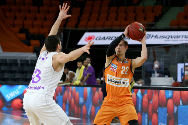 尤其是底特 尤其是底特